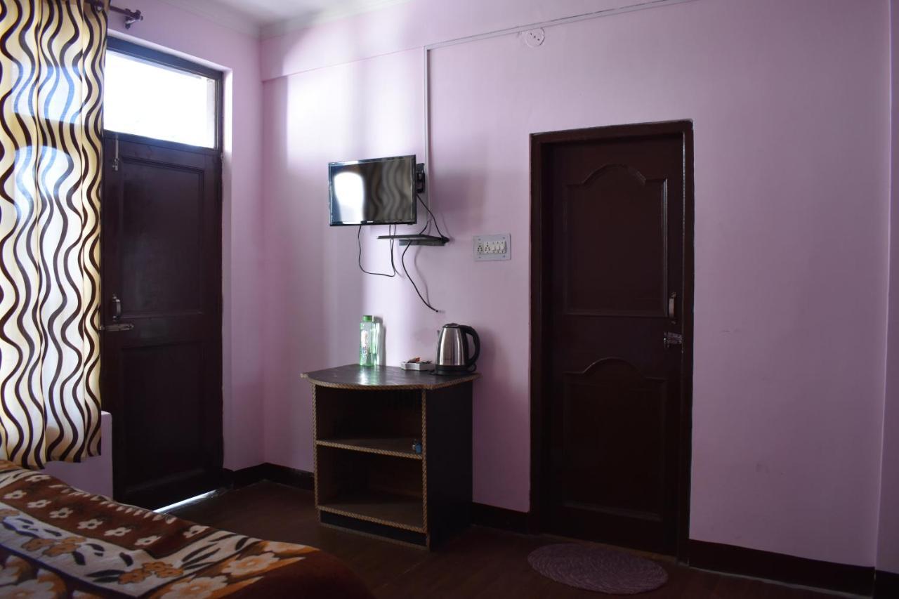 מקלוד גאנג' Hostel Who Needs Map Mcleodganj מראה חיצוני תמונה